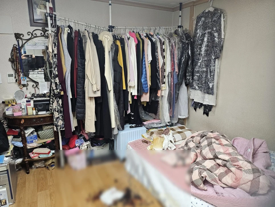 청소왕 용산구 특수청소 현장 사례 - 의정부 고독사 특수청소, 보이지 않는 위험까지 완벽하게 (전문가의 현장관리 및 감염 방지 과정)