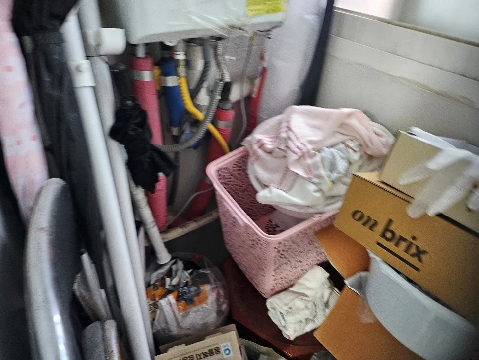 청소왕 흑석·노량진 폐기물처리 현장 사례 - 의정부 고독사 특수청소, 보이지 않는 위험까지 완벽하게 (전문가의 현장관리 및 감염 방지 과정)