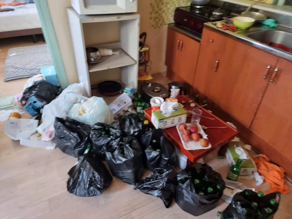 청소왕 공덕·아현 곰팡이제거 현장 사례 - 쓰레기집 청소, 혼자 감당하기엔 너무 벅차다면 — 쓰레기집 청소 전문업체 추천, 청소왕
