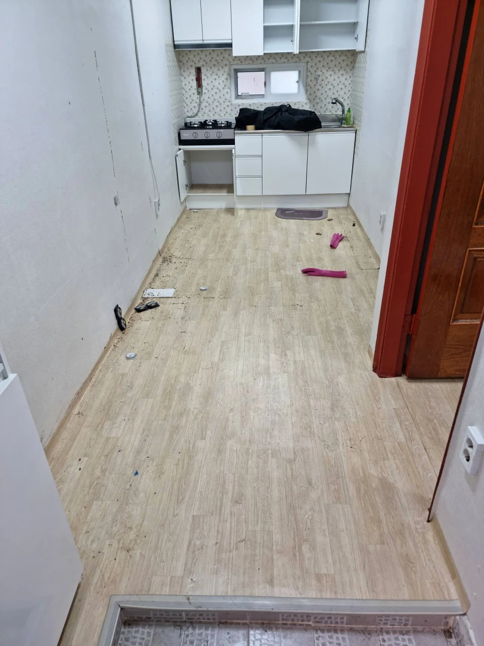 청소왕 문정·가락 곰팡이제거 현장 사례 - [의정부 민락동 고독사 청소] 남겨진 공간을 복원하는 사람들