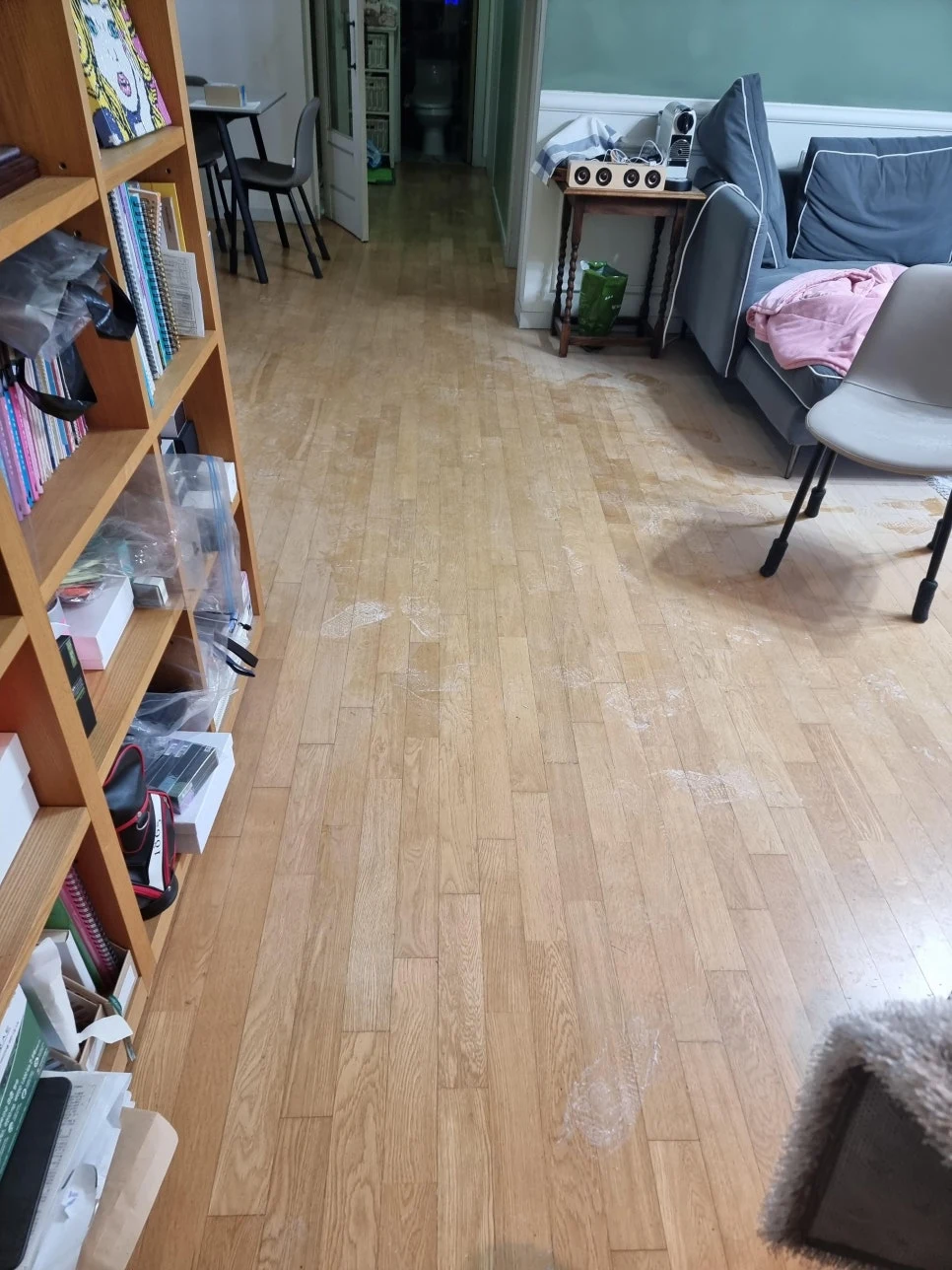 청소왕 광진구 유품정리 현장 사례 - 도봉 고독사 청소 후기 – 아무도 몰랐던 이웃의 마지막, 그 방을 정리하며