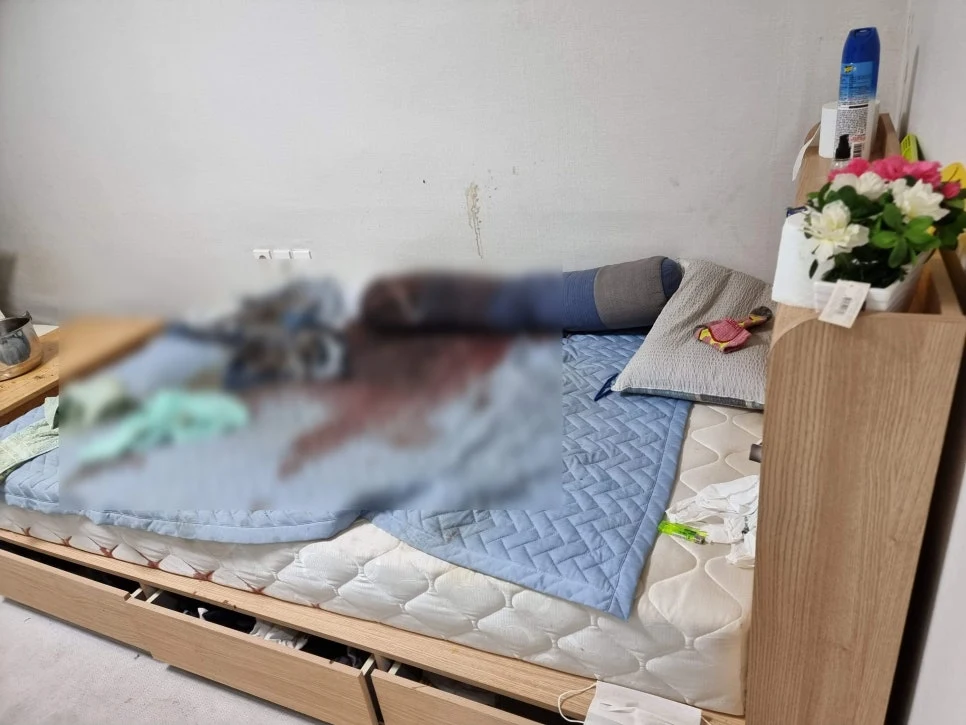 청소왕 광진구 유품정리 현장 사례 - 의정부 송산1동 고독사 청소 후기 – 구더기로 가득 찬 방, 마지막을 정리하다