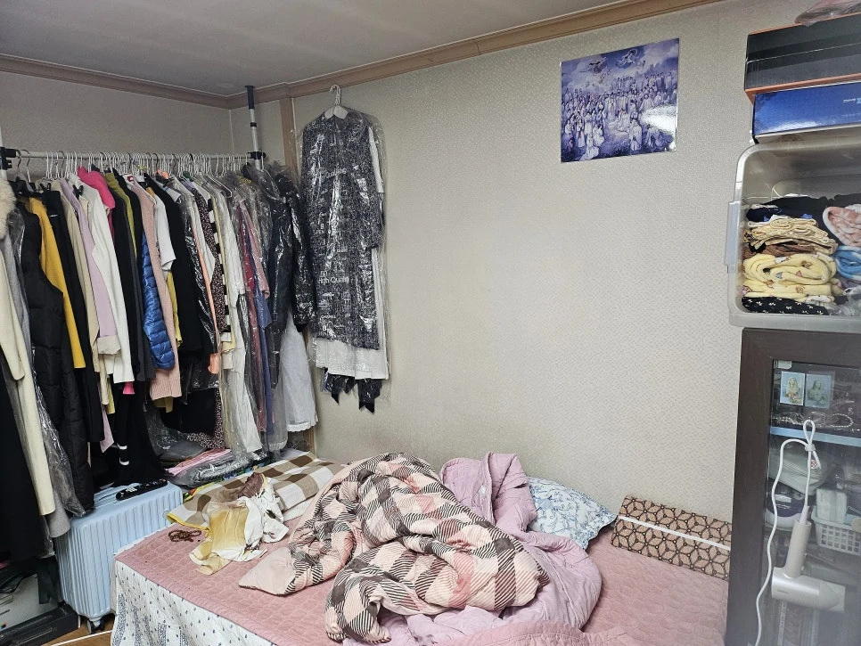 청소왕 성동구 특수청소 현장 사례 - 의정부 고독사 특수청소, 보이지 않는 위험까지 완벽하게 (전문가의 현장관리 및 감염 방지 과정)