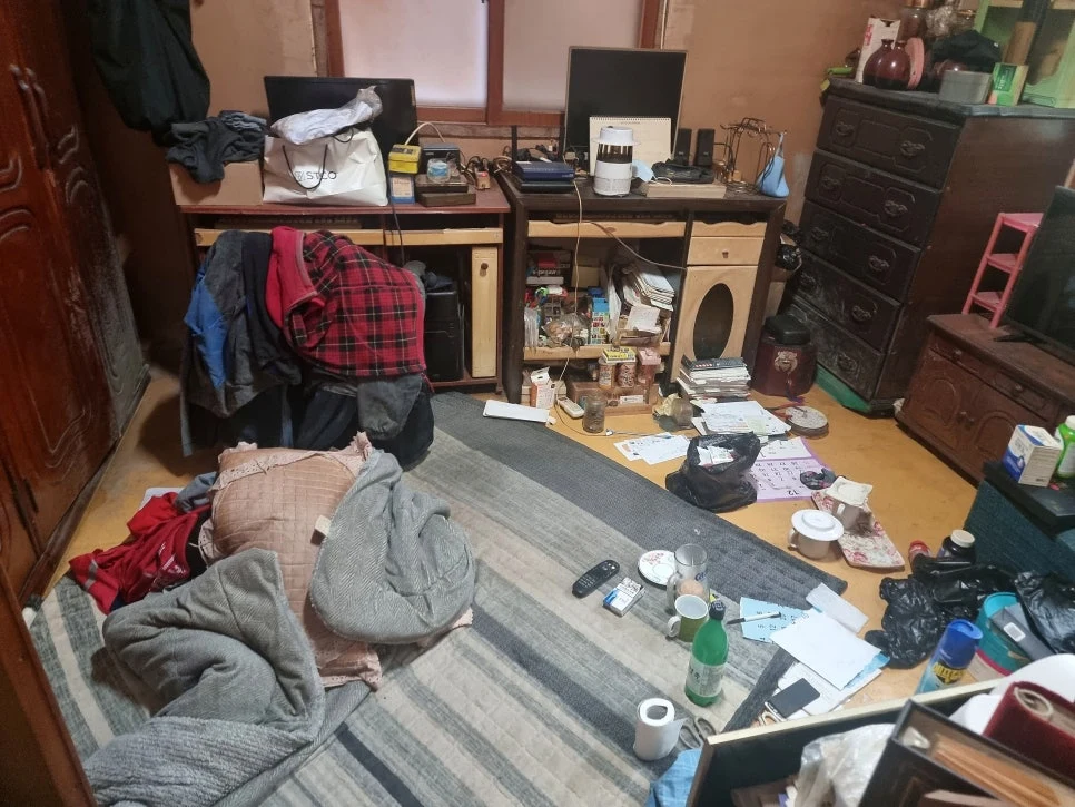 청소왕 성북구 쓰레기집청소 현장 사례 - 발 디딜 틈 없는 현실, 쓰레기집 청소 후기와 악취 제거까지 청소왕이 답입니다