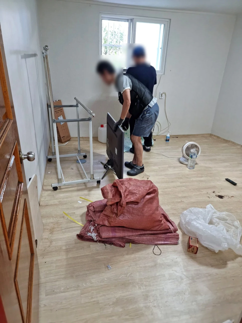 청소왕 성동구 고독사청소 현장 사례 - [의정부 민락동 고독사 청소] 남겨진 공간을 복원하는 사람들