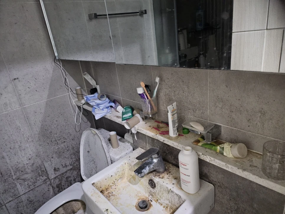 청소왕 용현·학익 곰팡이제거 현장 사례 - 화장실 곰팡이 청소, 혼자 하다 망친 적 있나요? 전문가의 노하우로 해결하는 법
