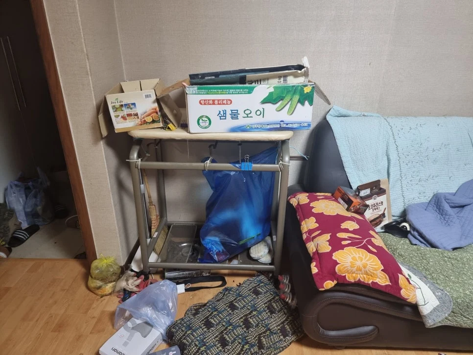 청소왕 동구 쓰레기집청소 현장 사례 - [의정부 호원동 쓰레기집 청소 후기]말 못 할 집, 다시 살 수 있는 공간으로