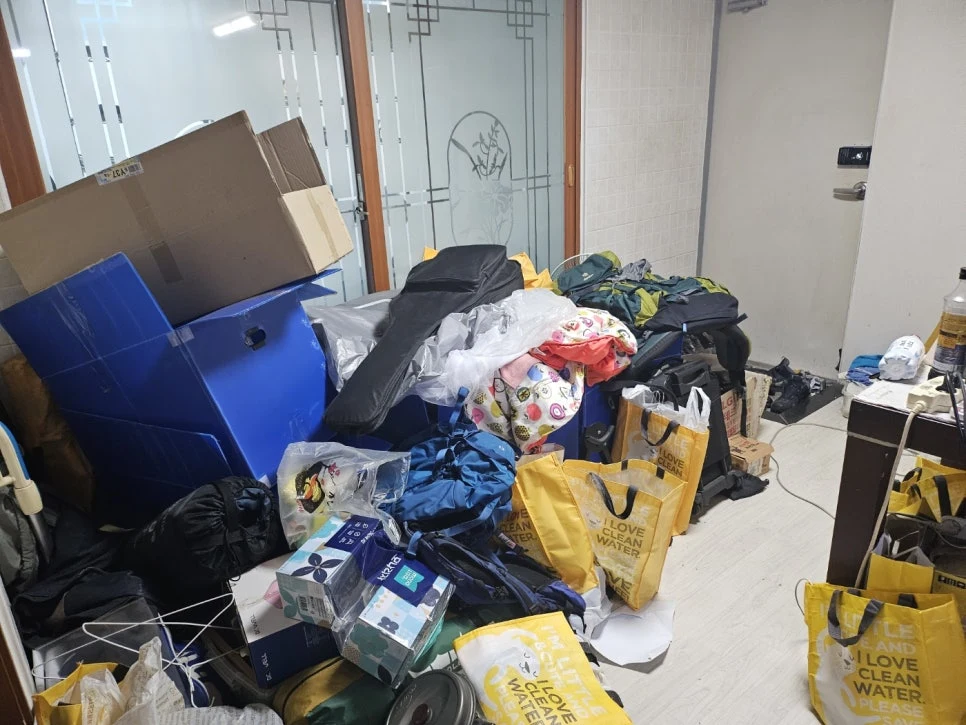 청소왕 부천시 사무실청소 현장 사례 - [청소왕 구리시 쓰레기집 청소] 그 안에 담긴 한 사람의 삶