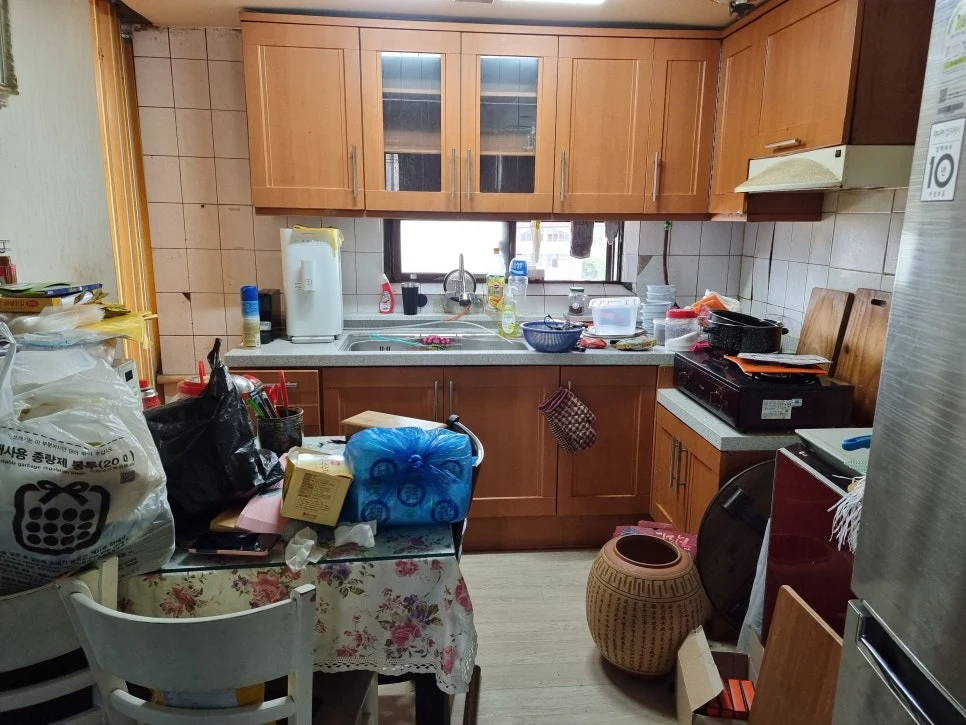 청소왕 검단신도시 악취제거 현장 사례 - 다세대주택 고독사, 폐기물처리업체가 필요한 순간
