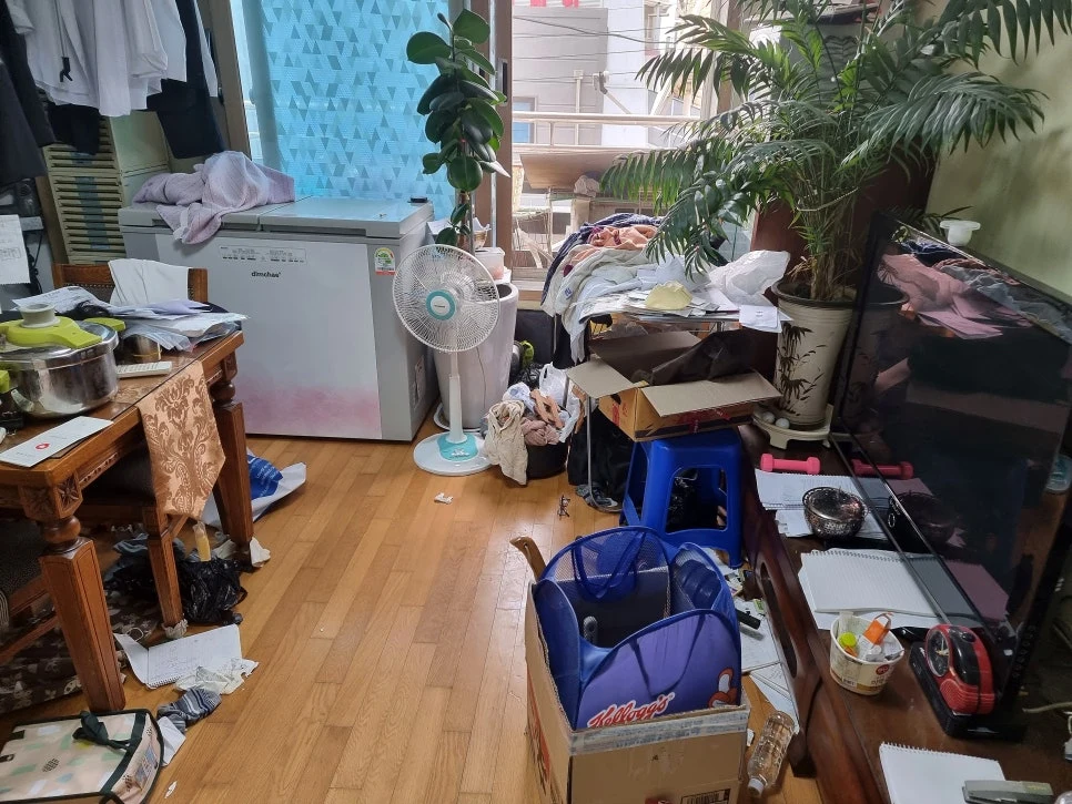 발 디딜 틈 없는 현실, 쓰레기집 청소 후기와 악취 제거까지 청소왕이 답입니다 사진 7