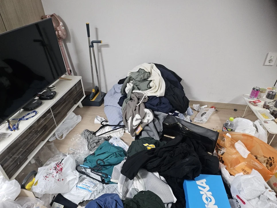 청소왕 안산 단원구 곰팡이제거 현장 사례 - 고독사 유품 정리방법, 혼자 감당하지 마세요 — 청소왕이 함께합니다